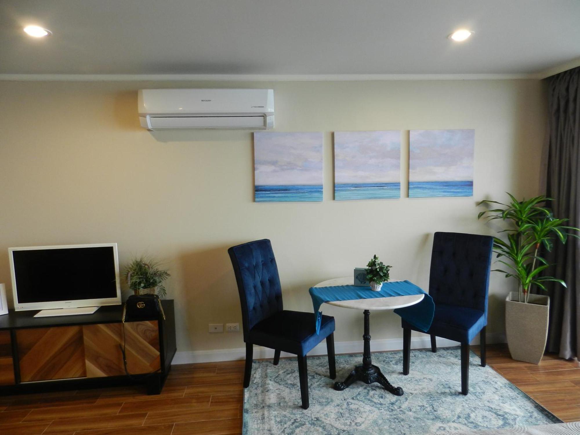 Jomtien Plaza Condotel Rum bild
