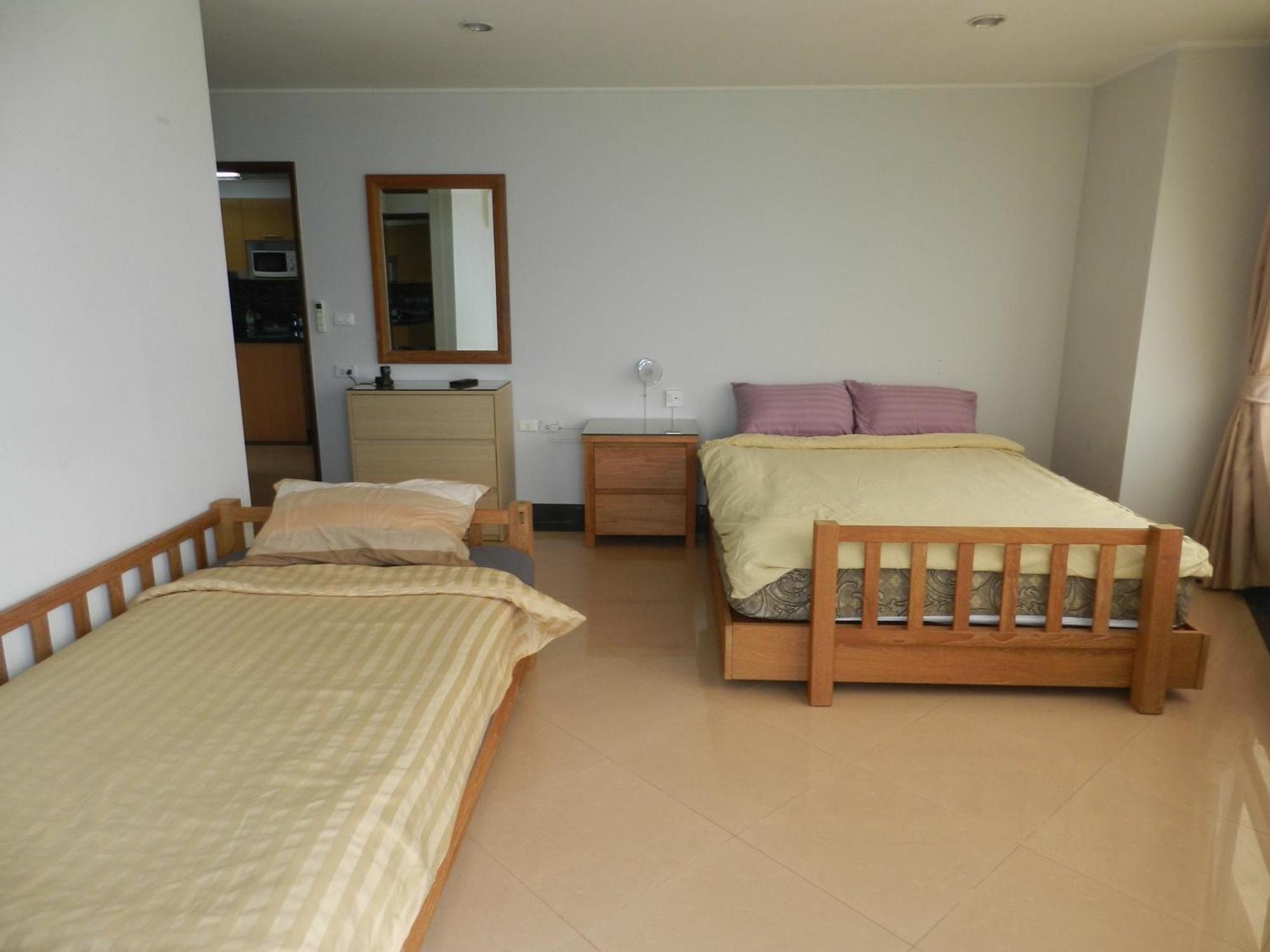 Jomtien Plaza Condotel Exteriör bild