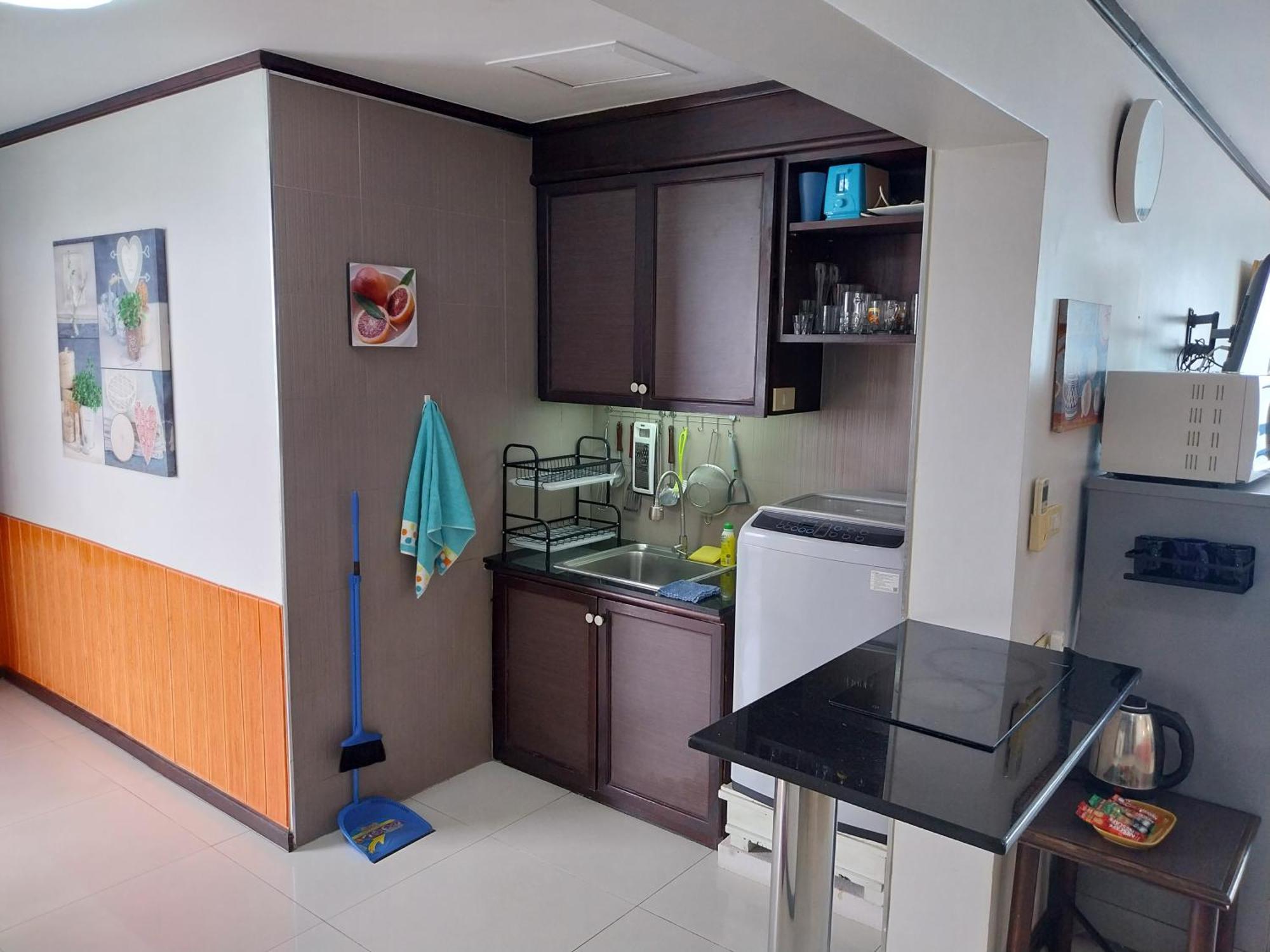 Jomtien Plaza Condotel Rum bild