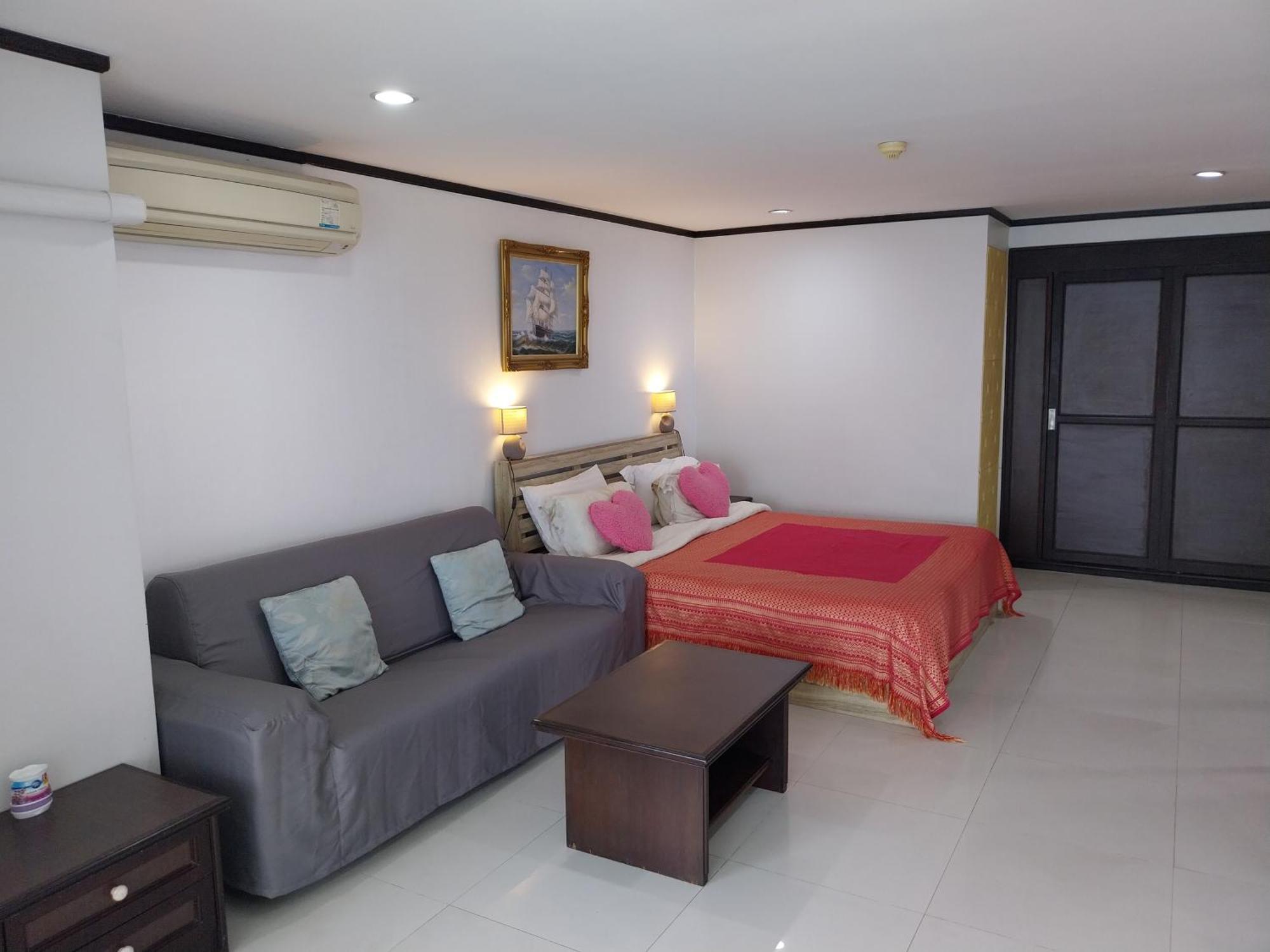 Jomtien Plaza Condotel Rum bild