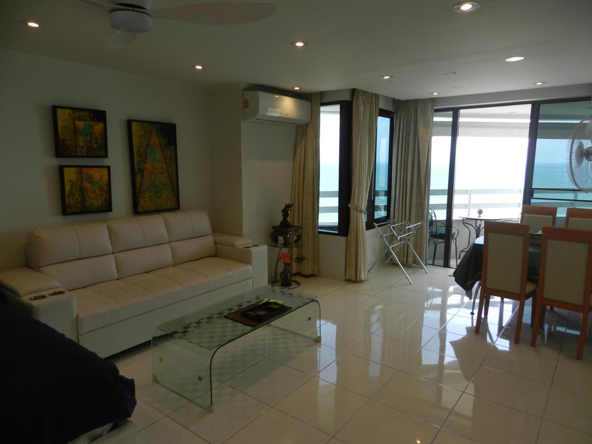 Jomtien Plaza Condotel Rum bild